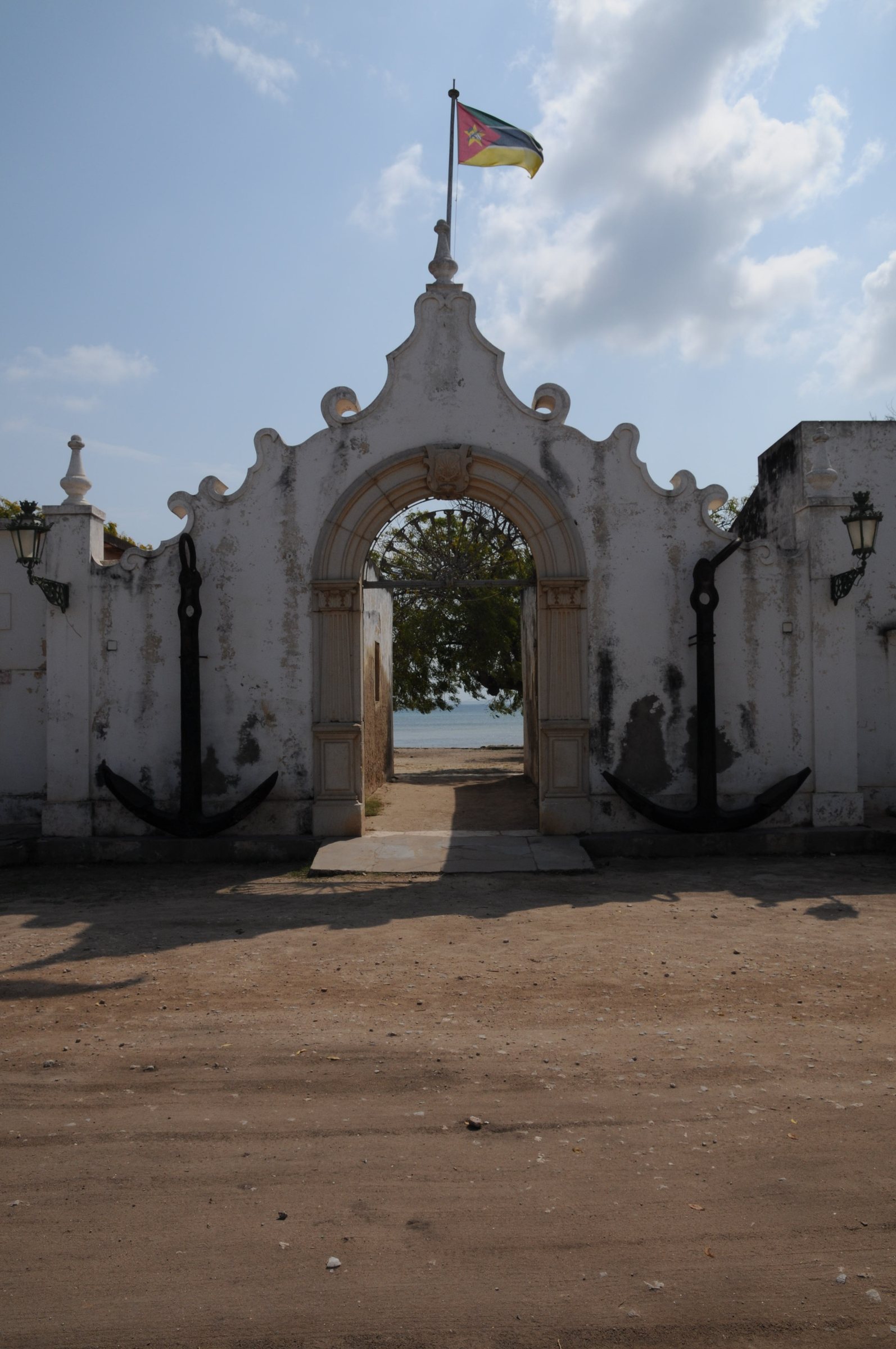 Historic gateway opening toward the water on Ilha de Moçambique